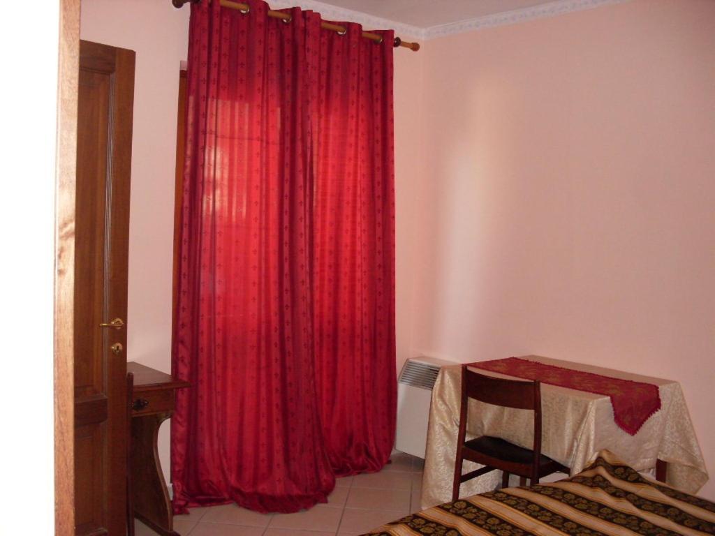 Il Rifugio Hotel Челано Стая снимка